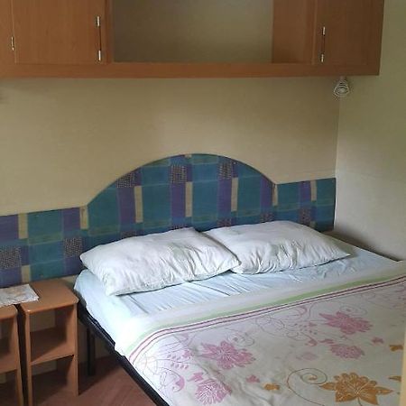 Bungalo Hotell Buzet Eksteriør bilde