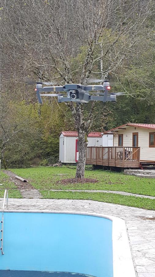 Bungalo Hotell Buzet Eksteriør bilde